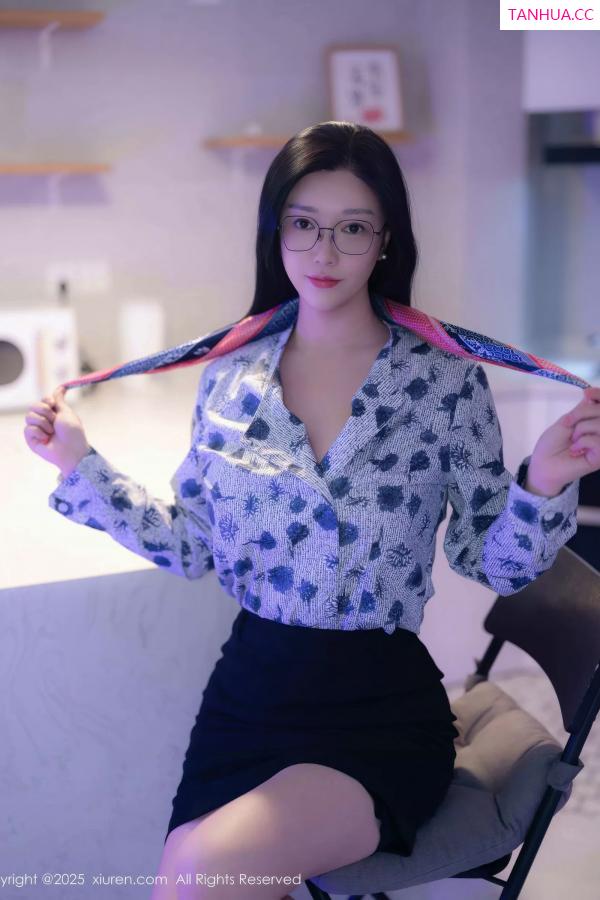   [XiuRen]高清写真图 2025.10.14 No.10866 雅茹老师 OL服饰第9张图片